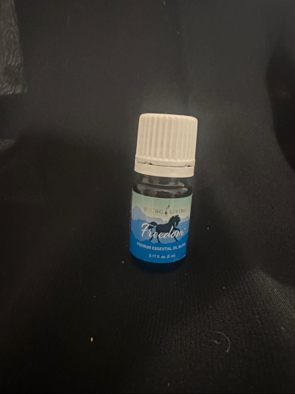 Young Living Freedom Essential Oil Blend - Blue and White. 5ml